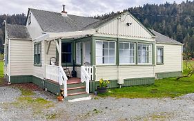Redwood Farmhouse In The Orick Valley